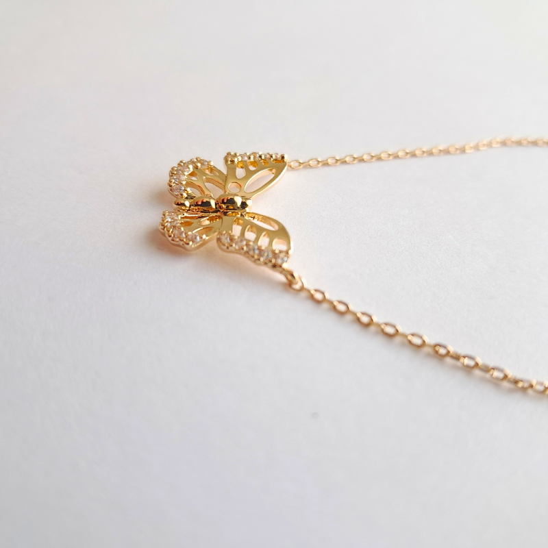 Collier Plaqué Or - Éclat de liberté - Le Papillon en Or