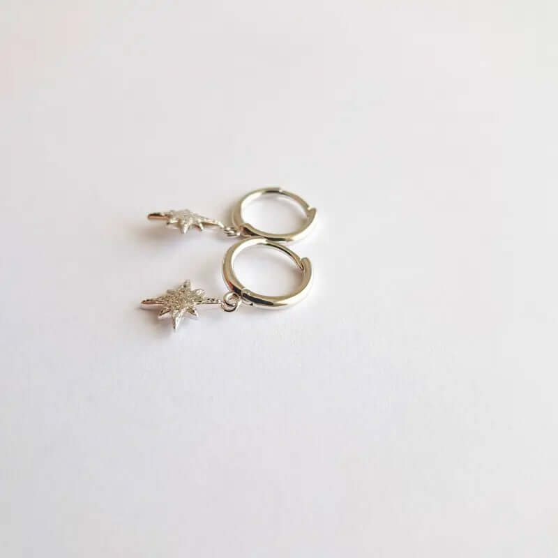 Boucles d'oreilles Étoile d’Argent – L’Éclat Céleste à Vos Oreilles C mon shopping™