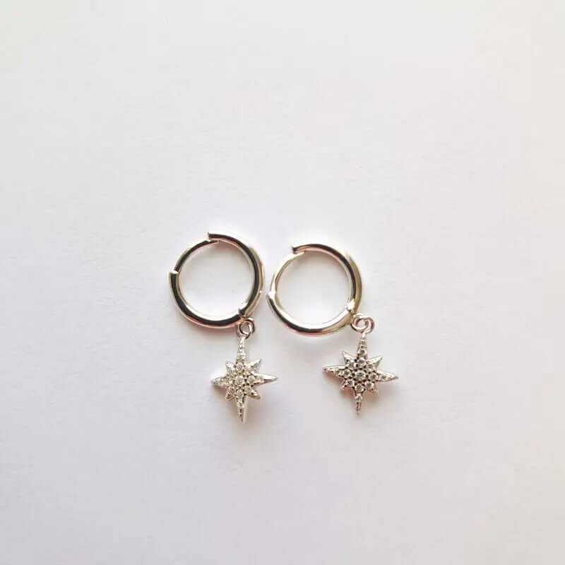 Boucles d'oreilles Étoile d’Argent – L’Éclat Céleste à Vos Oreilles C mon shopping™