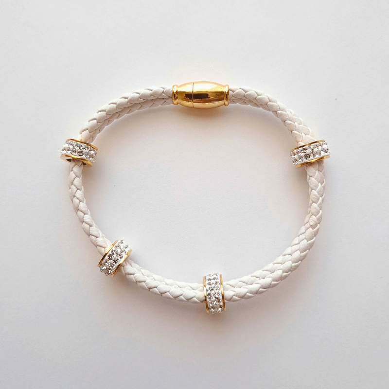 Bracelet cordon femme blanc avec perles dorées et pierres synthétiques