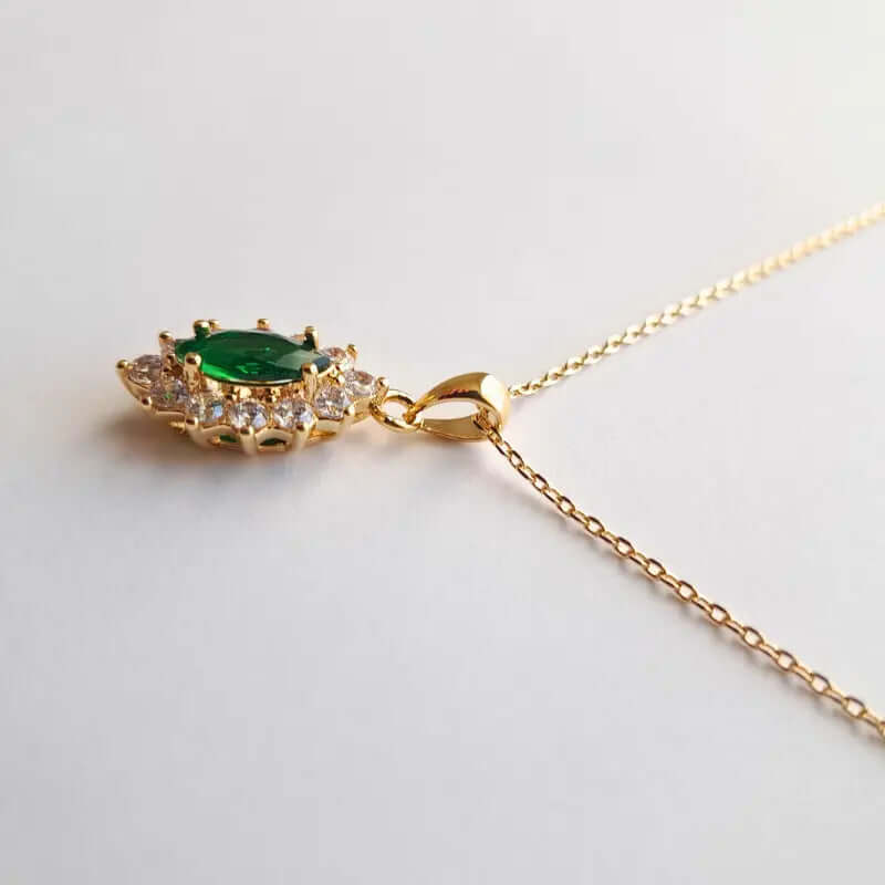 Collier "Victoire Émeraude" Plaqué Or 40+5 cm avec Pierre Verte C mon shopping™