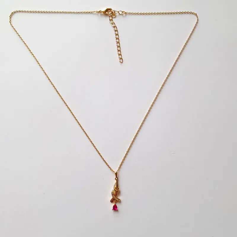 Collier Plaqué Or – Forme Entrelacée, L’Élégance d’une Rose Inversée C mon shopping™