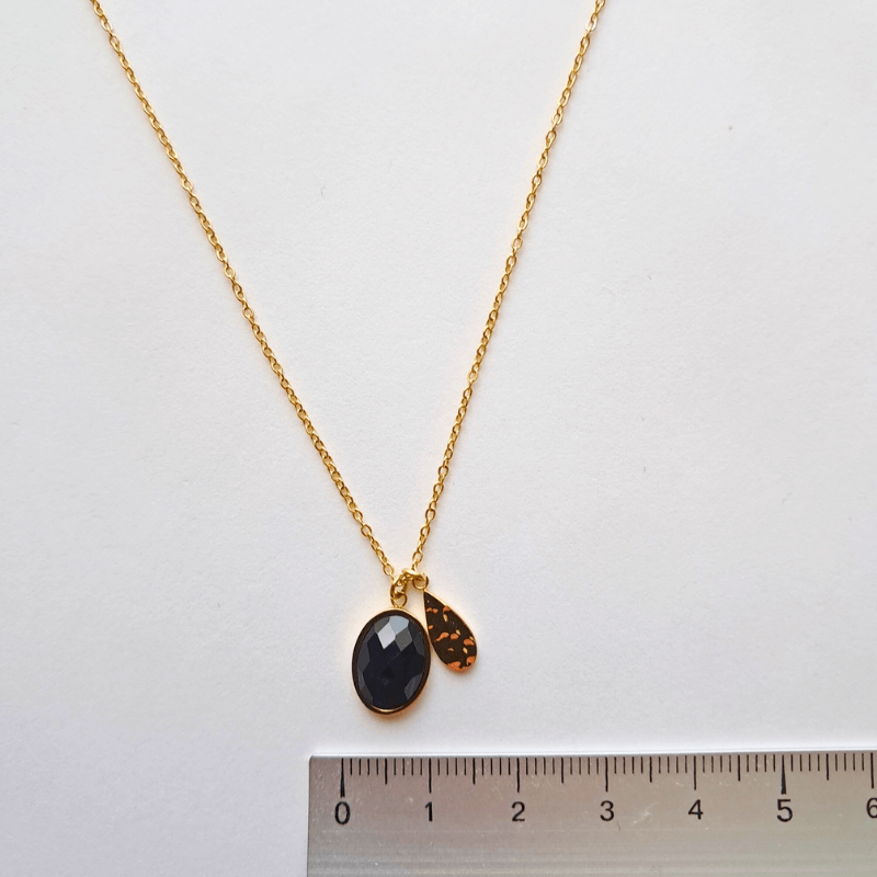 Collier femme agate noire facettée acier doré 45 cm