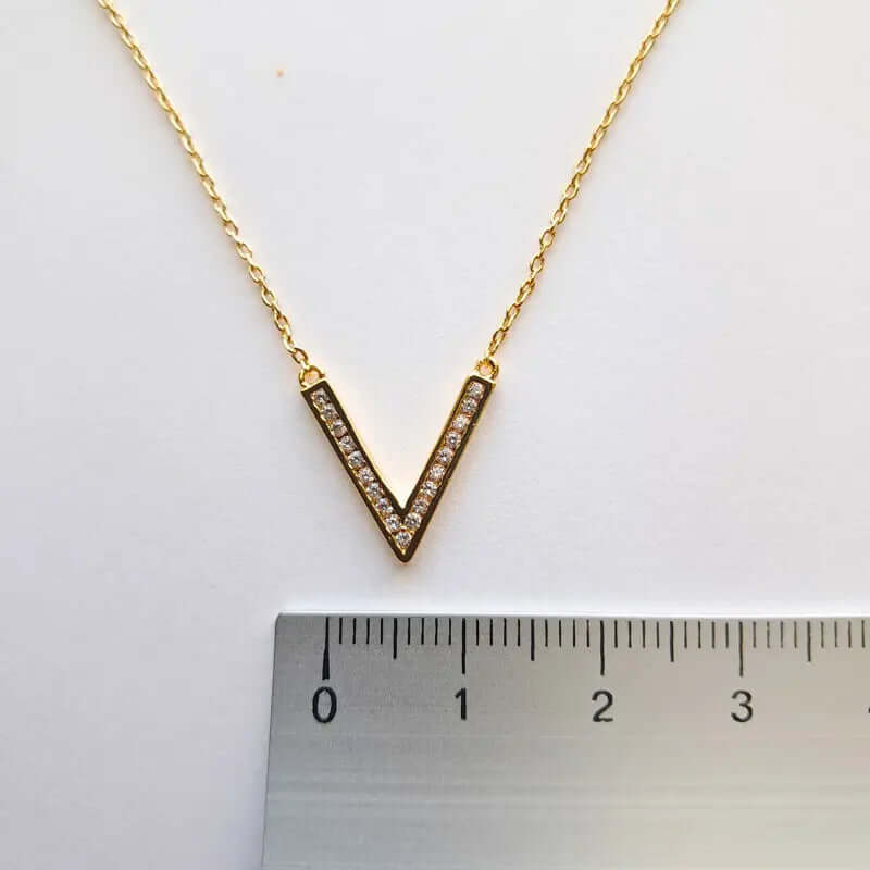 Collier plaqué Or - L'élégance en V, Finesse affirmée C mon shopping™