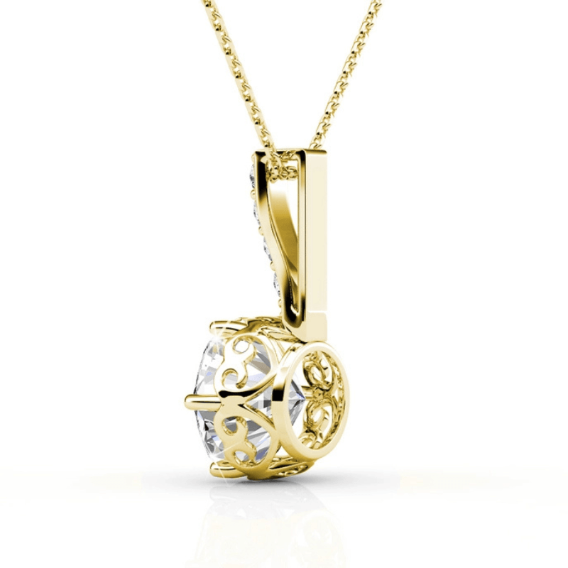 Collier Pendentif Doré – Pierre Brillante Effet Diamant