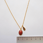 Collier femme jaspe rouge facetté en acier doré 45 cm