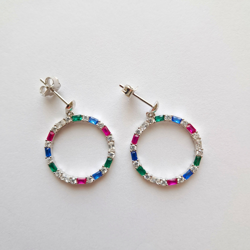 Boucles d'Oreilles Cercle Arc-en-Ciel – L’Énergie des Couleurs à Vos Oreilles
