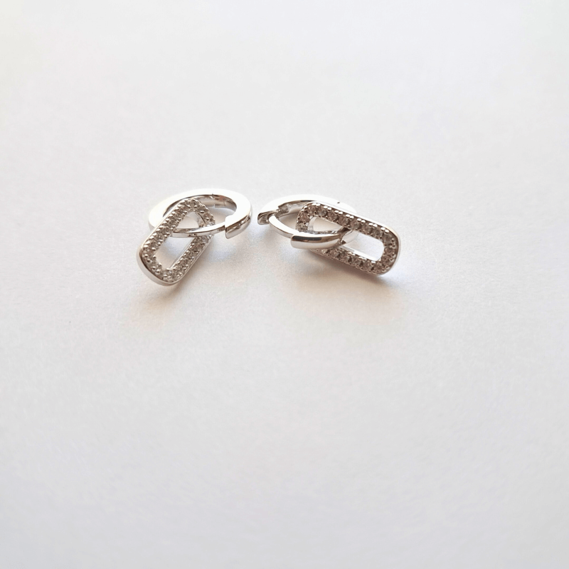 Mini créoles femme avec pendants ovales pavés d’oxydes en argent 925 rhodié